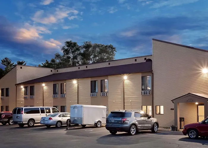 Econo Lodge Canton North