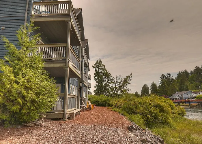 Waters Edge Shoreside Suites Ucluelet