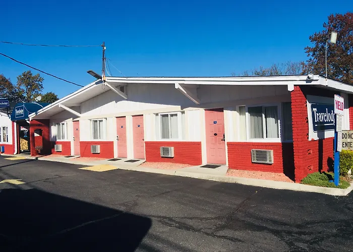 Travelodge By Wyndham Bay Shore Long Island