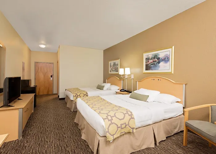 Baymont By Wyndham Lawrenceburg Hotel