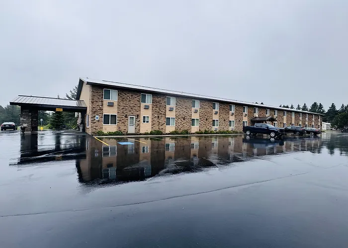 North Star Hotel Pictured Rocks Munising