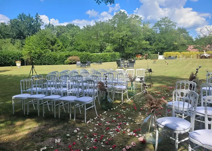 Hotel Logis Domaine De Valaudran à Salbris