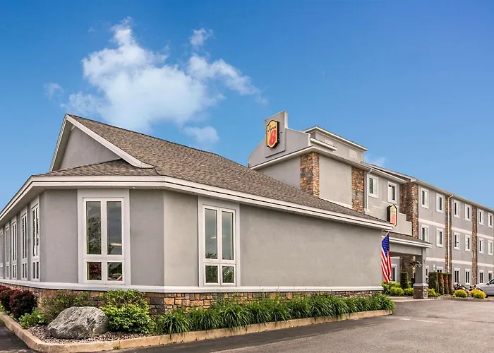 Super 8 By Wyndham Sault Ste. Marie Hotel