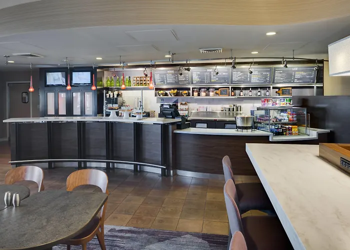 Courtyard By Marriott Providence Warwick Hotel