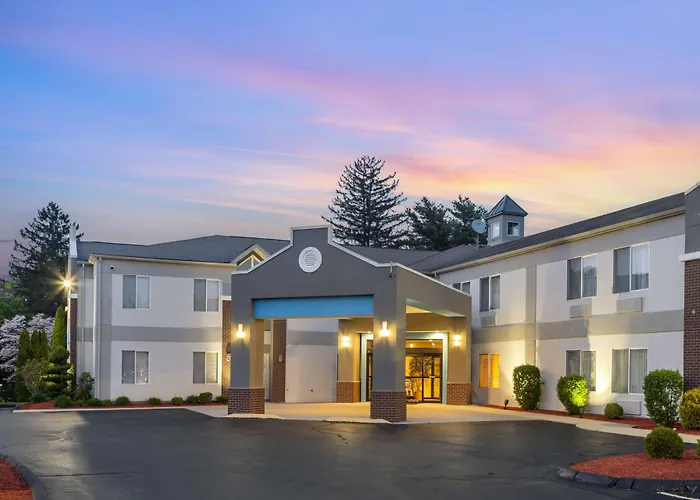 Best Western Plus New England Inn & Suites Berlin