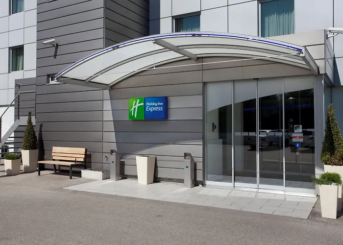 Holiday Inn Express Geneva Airport By Ihg Meyrin