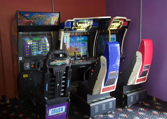 Holiday Hill Inn & Suites Dennisport