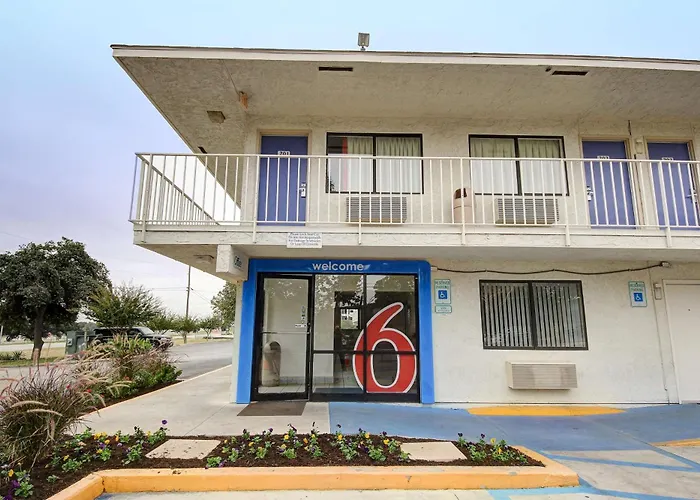 Motel 6-San Marcos, TX