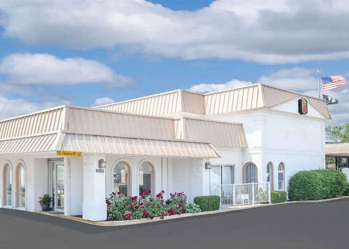 Super 8 By Wyndham Morton Grove/Chicago Hotel