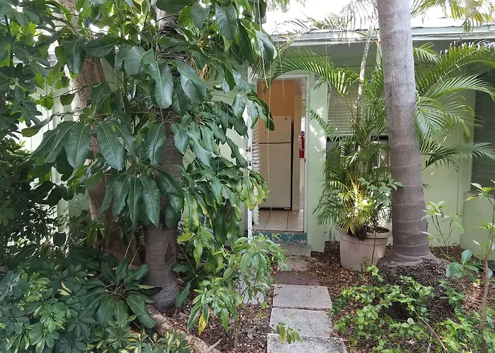 Alexander Palms Court - No Hidden Resort Fees! Cayo Hueso