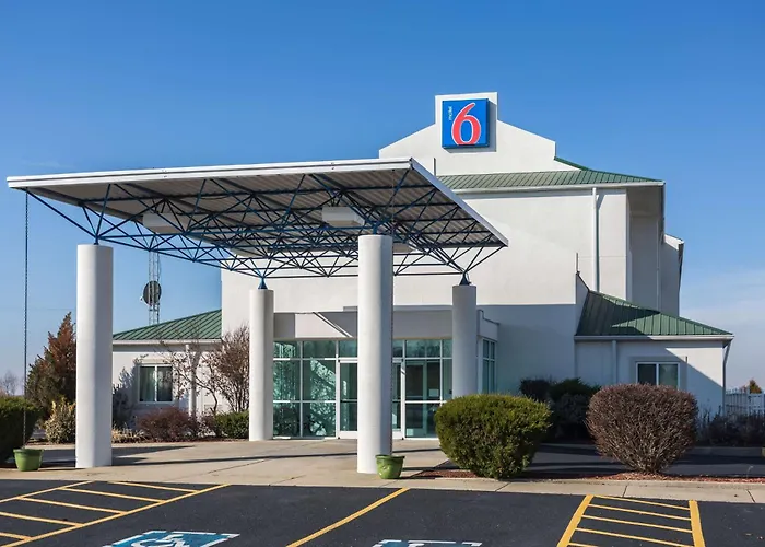 Motel 6 Dale, Indiana Near Holiday World And Splashing Safari#Central Time #I64 Highway