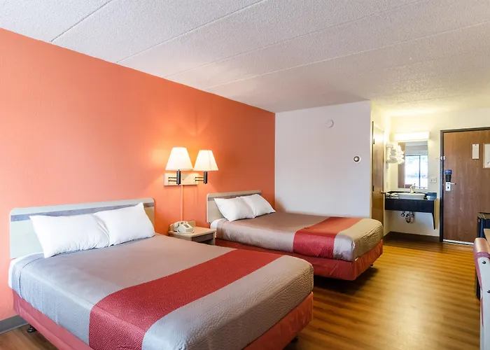 Baymont By Wyndham Gillette Hotel