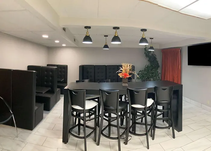 Baymont By Wyndham Gillette Hotel
