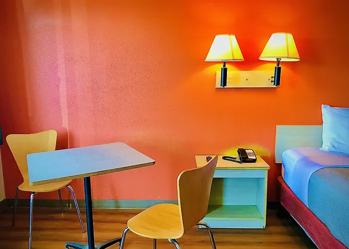 Travelodge By Wyndham Madison Heights Mi