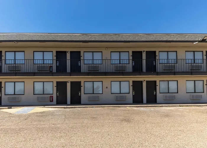 Super 8 By Wyndham Big Spring Hotel