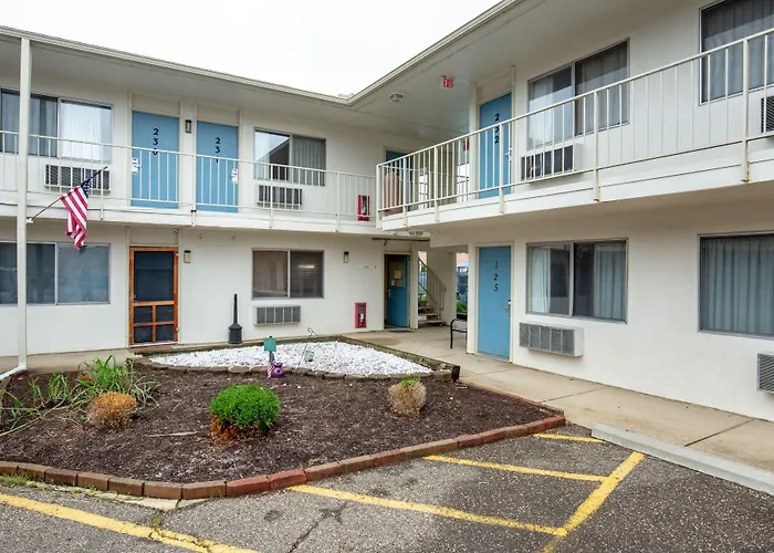 Days Inn By Wyndham New Philadelphia
