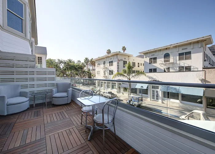Glenmore Plaza Hotel Avalon
