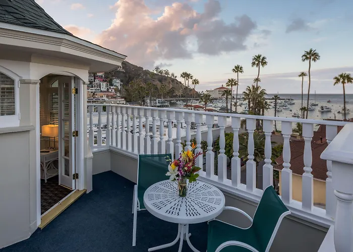 Glenmore Plaza Hotel Avalon