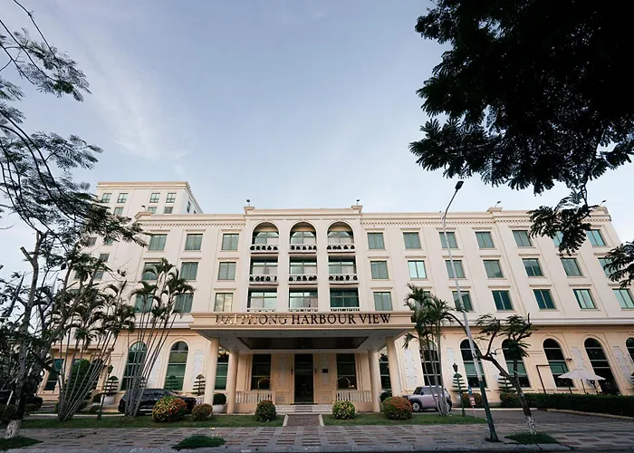 Hai Phong Harbour View Hotel