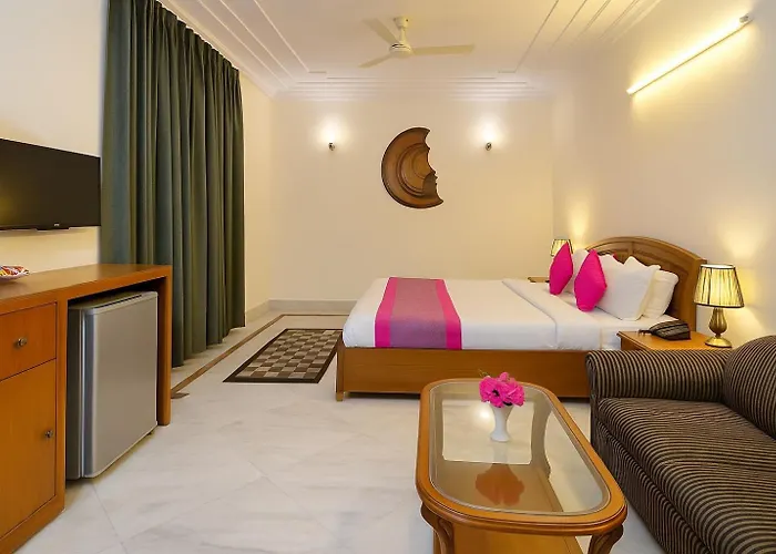 Hotel Pablas International, New Delhi, Near Metro