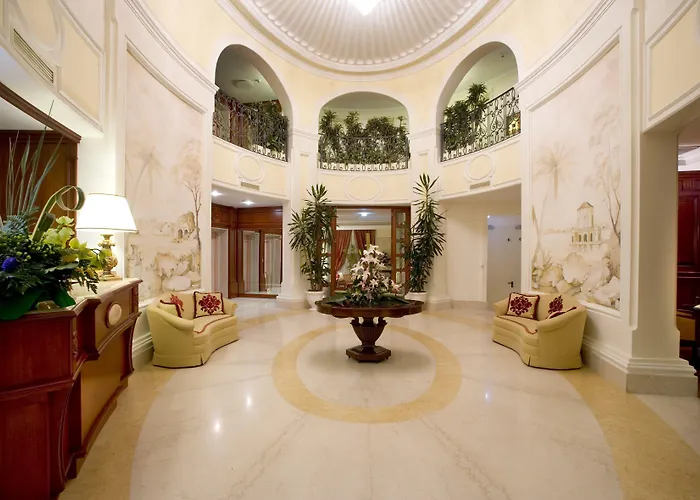 Palazzo Alabardieri Napels