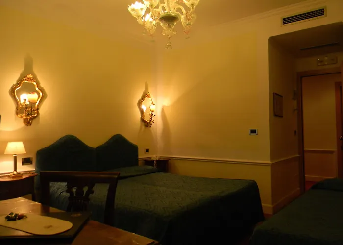 Hotel Pantalon Venecia