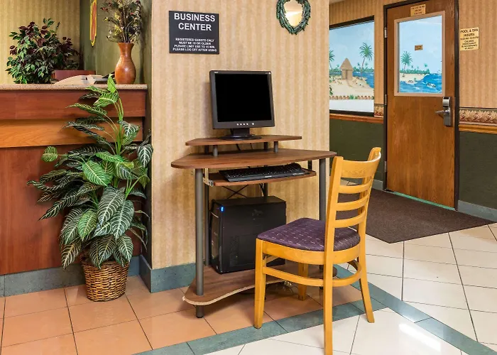 Super 8 By Wyndham Troy Il/St. Louis Area Hotel
