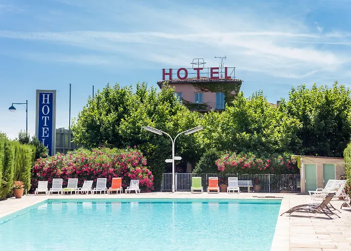 Logis Hotel Les Vignes Blanches Beaucaire 