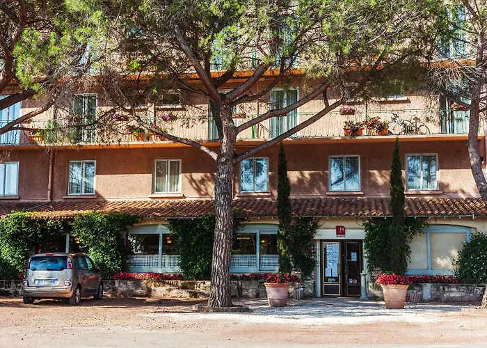 Logis Hotel Les Vignes Blanches Beaucaire 