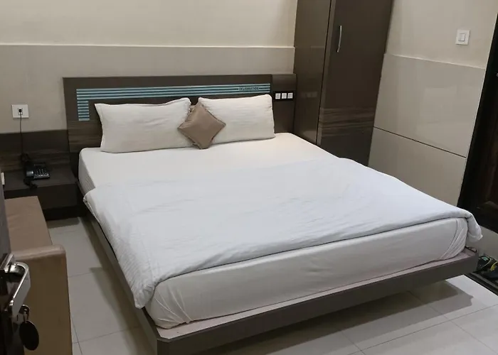 Hotel Celebration Residency Jaora