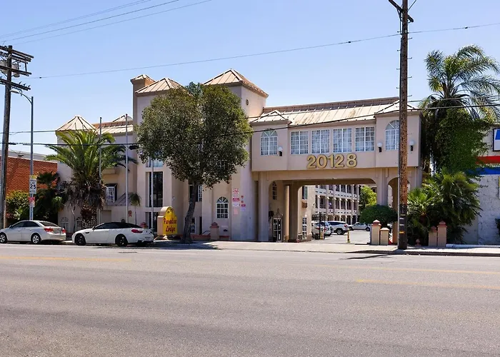 Paradise Lodge - Canoga Park, Los Angeles