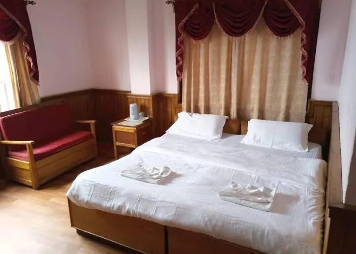 Hotel The Golden Ice Pelling