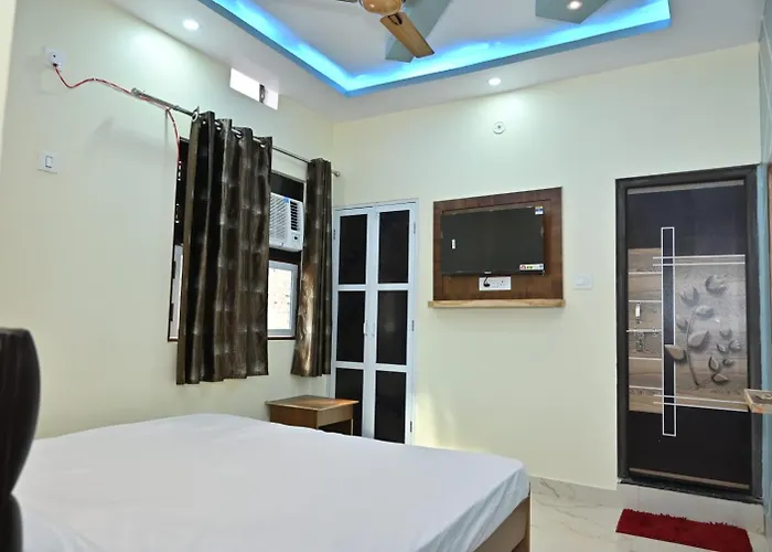 Bholashankara Vasavi Annapurna Satram Varanasi