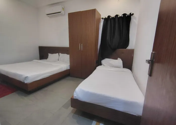 Hotel O Jhansi Railway Station Road Formerly Hotel Gunjan