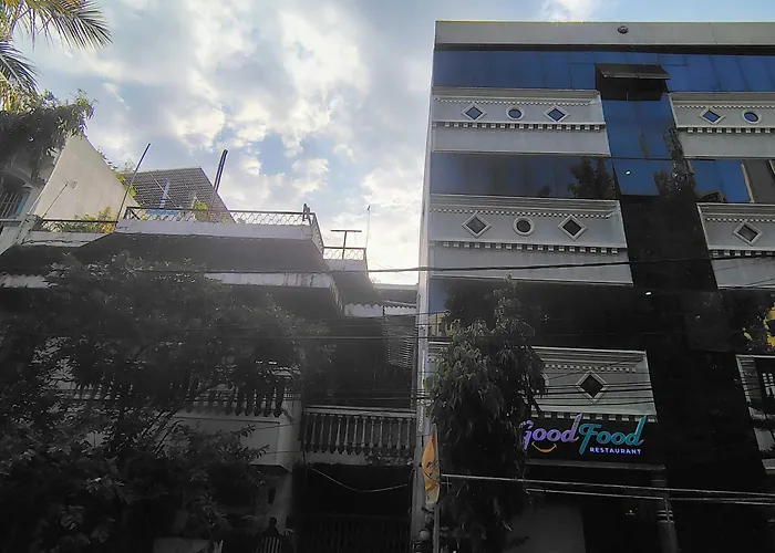 Hotel O Jhansi Railway Station Road Formerly Hotel Gunjan