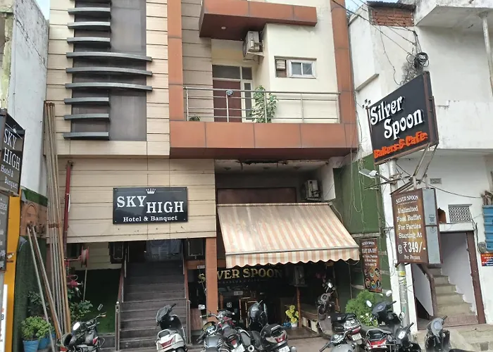 Hotel Sky High Lucknow