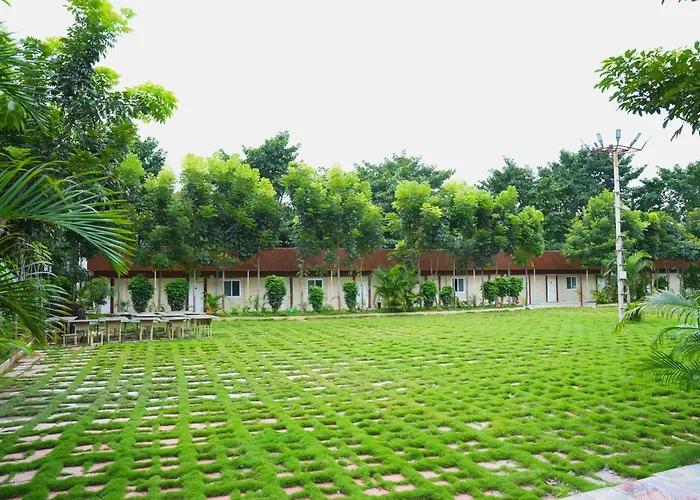 Golden Farms Resort Jigani