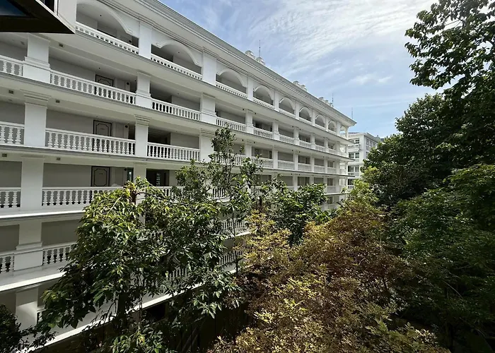 The Deck Patong Phuket By Mickey Hotel