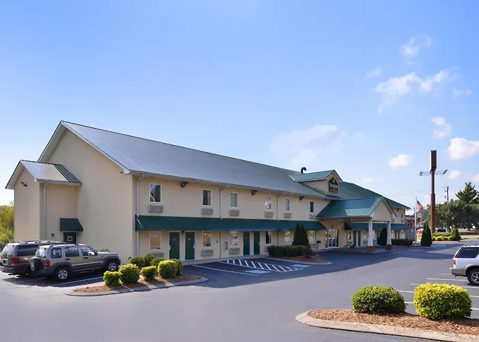 Douglas Inn & Suites Cleveland