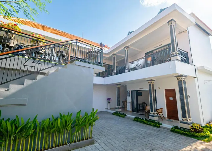 Crystal Flow Guest House & Apartment Canggu