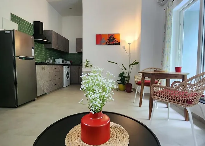Oisa Tudor House 205 Assagao