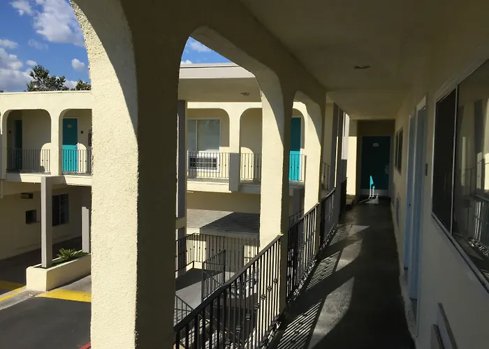 Anaheim Executive Inn & Suites