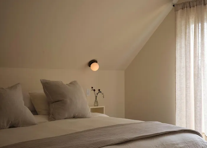 Pinot Boutique Hotel Sutton