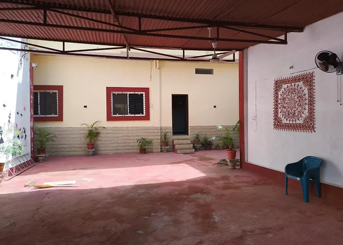 Shree Narayan Bhakt Niwas Hotel Ujjain