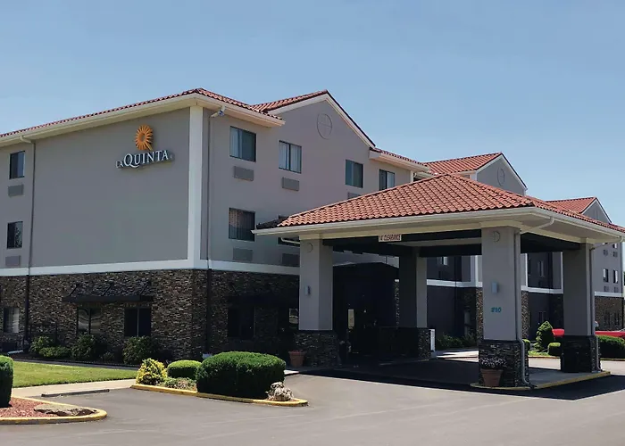 La Quinta By Wyndham Elizabethtown Hotel