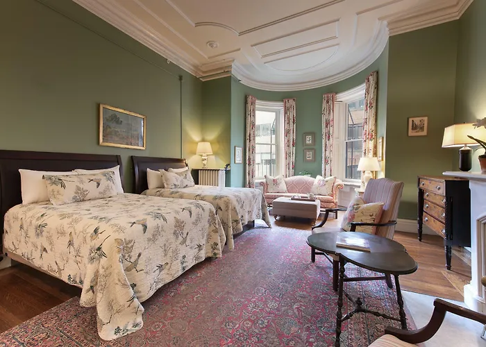 The College Club Of Boston Bed & Breakfast