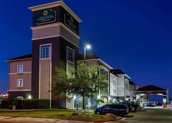 Hotel La Quinta by Wyndham Laredo Airport
