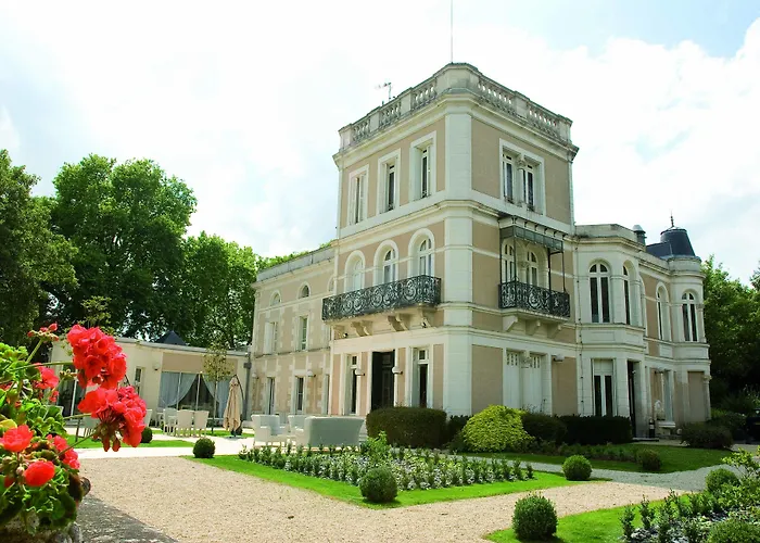 Chateau du Clos de la Ribaudiere Chasseneuil-du-Poitou
