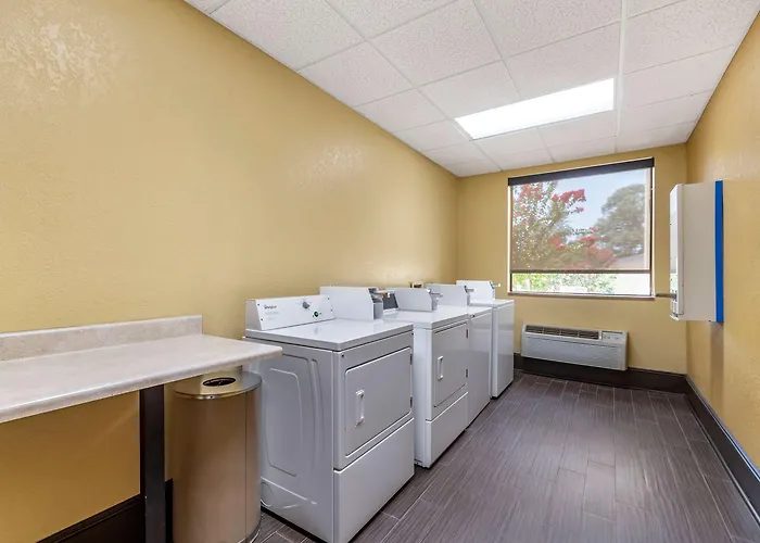 Comfort Inn & Suites El Dorado