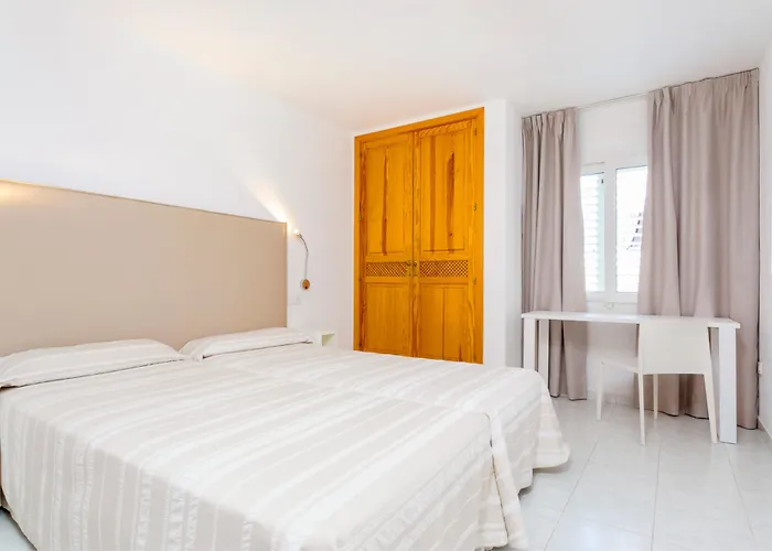 Aparthotel Duquesa Playa Santa Eulalia del Río